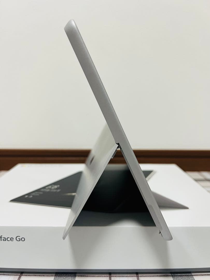 【高性能：美品】SURFACE GO 8G/128G Office/win11