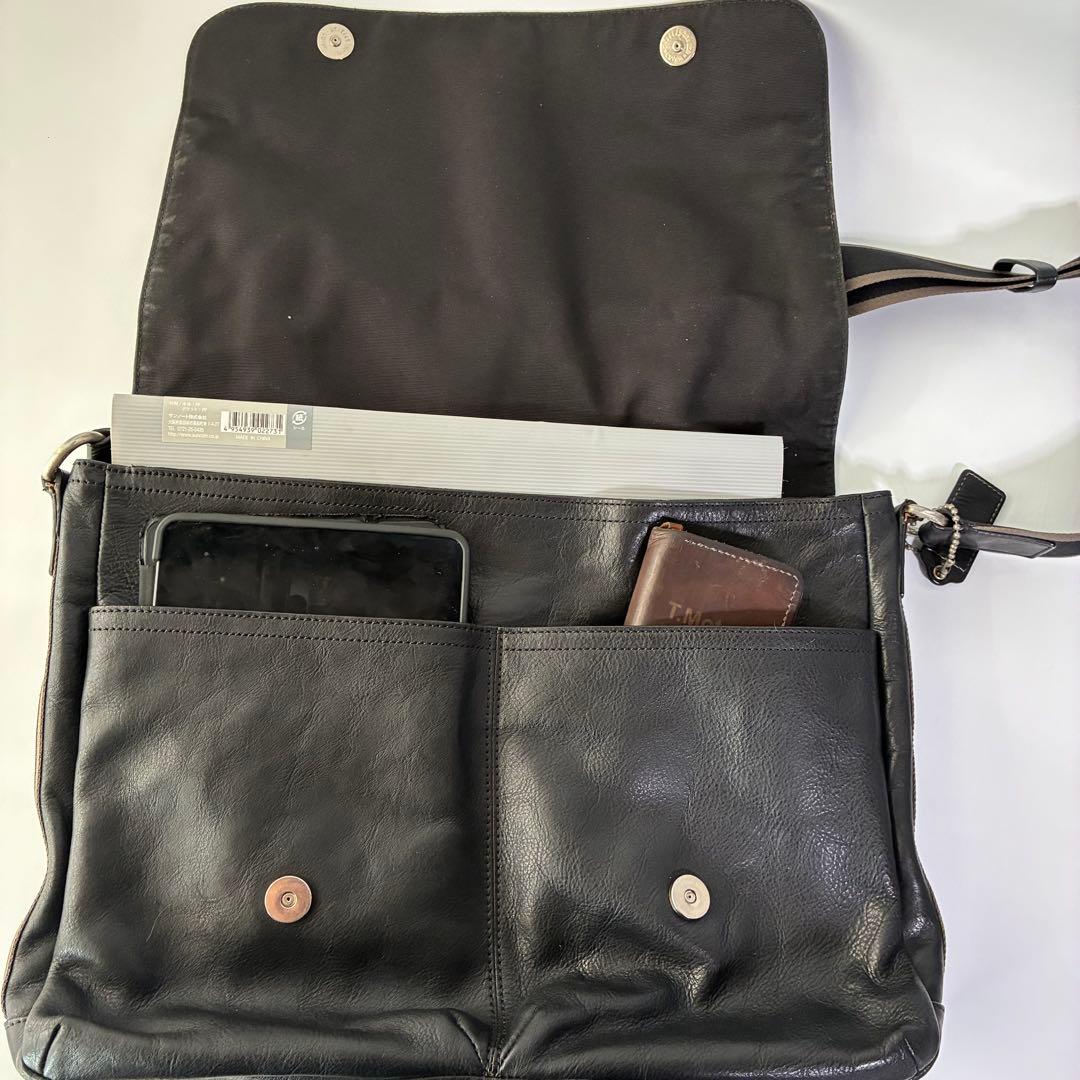 COACH ブラックレザー ショルダーバッグ