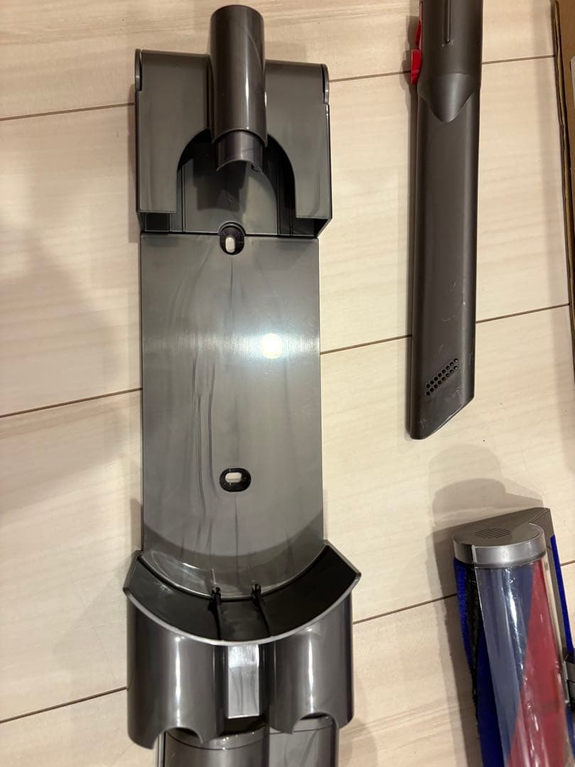 ★ダイソン★ 美品！Dyson V8 Slim Fluffy Extra