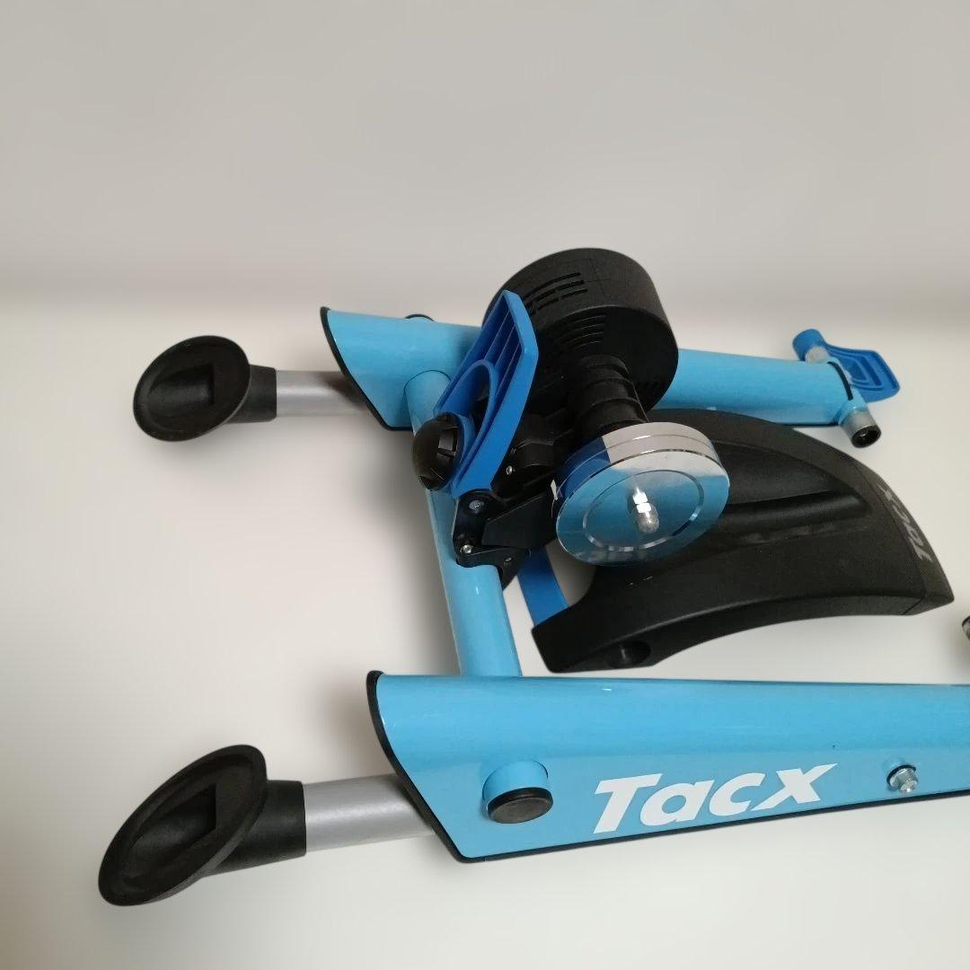 TACX 『Satori Smart』　ローラー台　ライトブルー