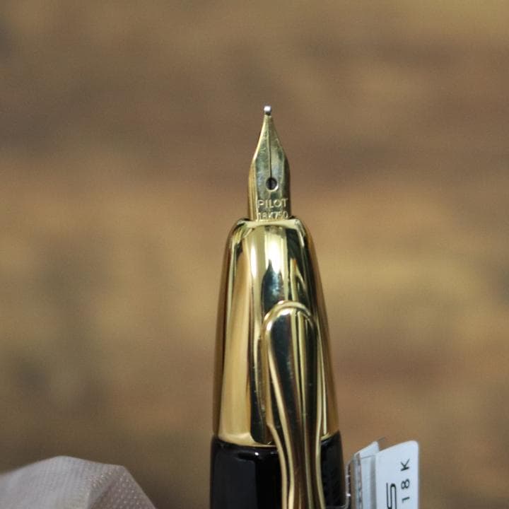 【PILOT】万年筆　キャップレス　FM字　18K
