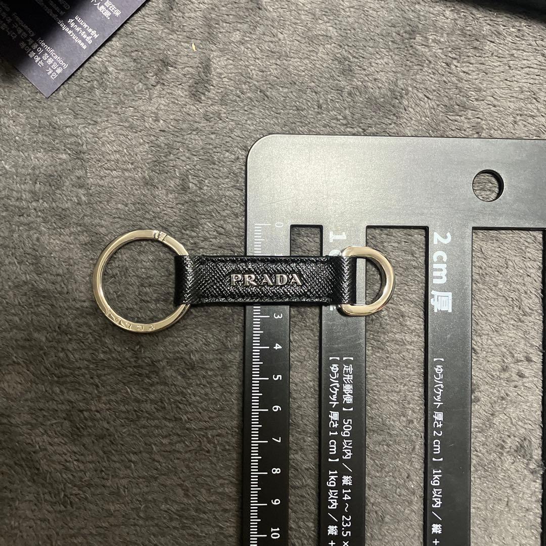 新品未使用　プラダ　キーホルダー　ストラップ　サフィアーノレザー　0708