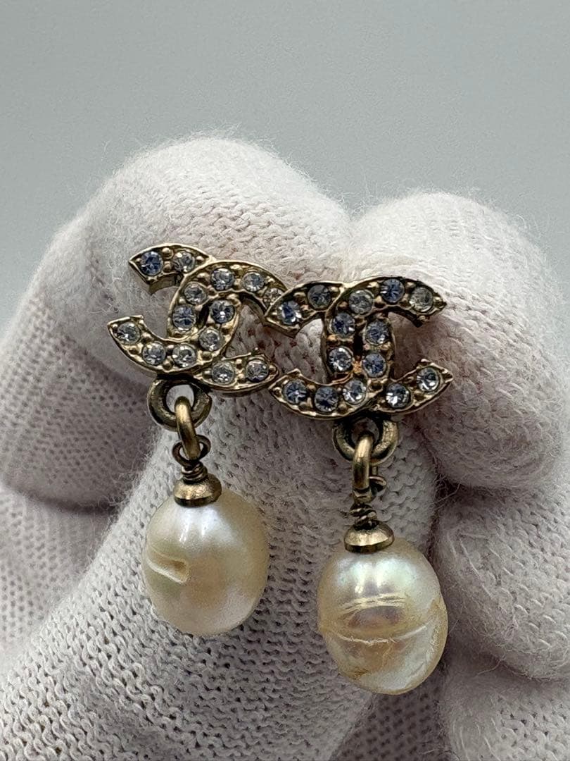 CHANELシャネル ココマークピアス ラインストーン スイングパール ゴールド