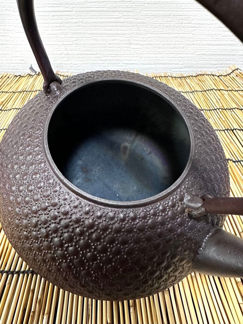 ほぼ未使用、美品　岩手県奥州水沢幸工芸　現代の名工 佐藤勝久造　１５型　南部鉄瓶