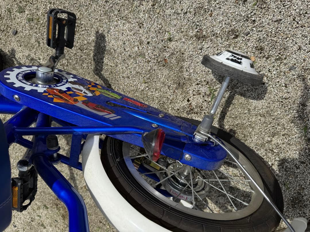 トミカ 幼児用自転車 青 前カゴ付き ヘルメット付き 1月まで