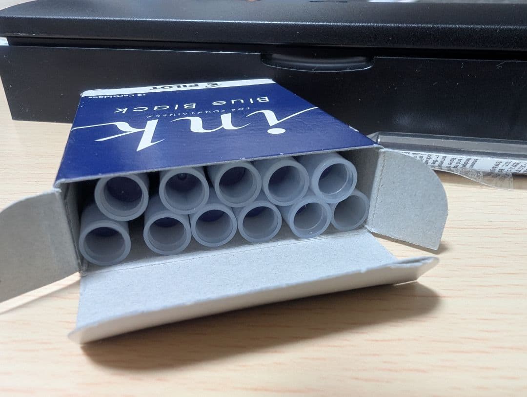 PILOT 万年筆 キャップレス F ブラックマット FC18SRBMF