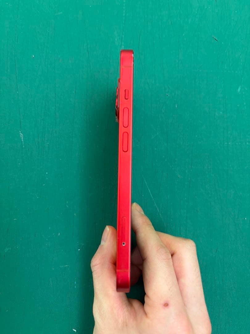 Apple iPhone 14 256GB本体 レッド　充電器とイアホン付き