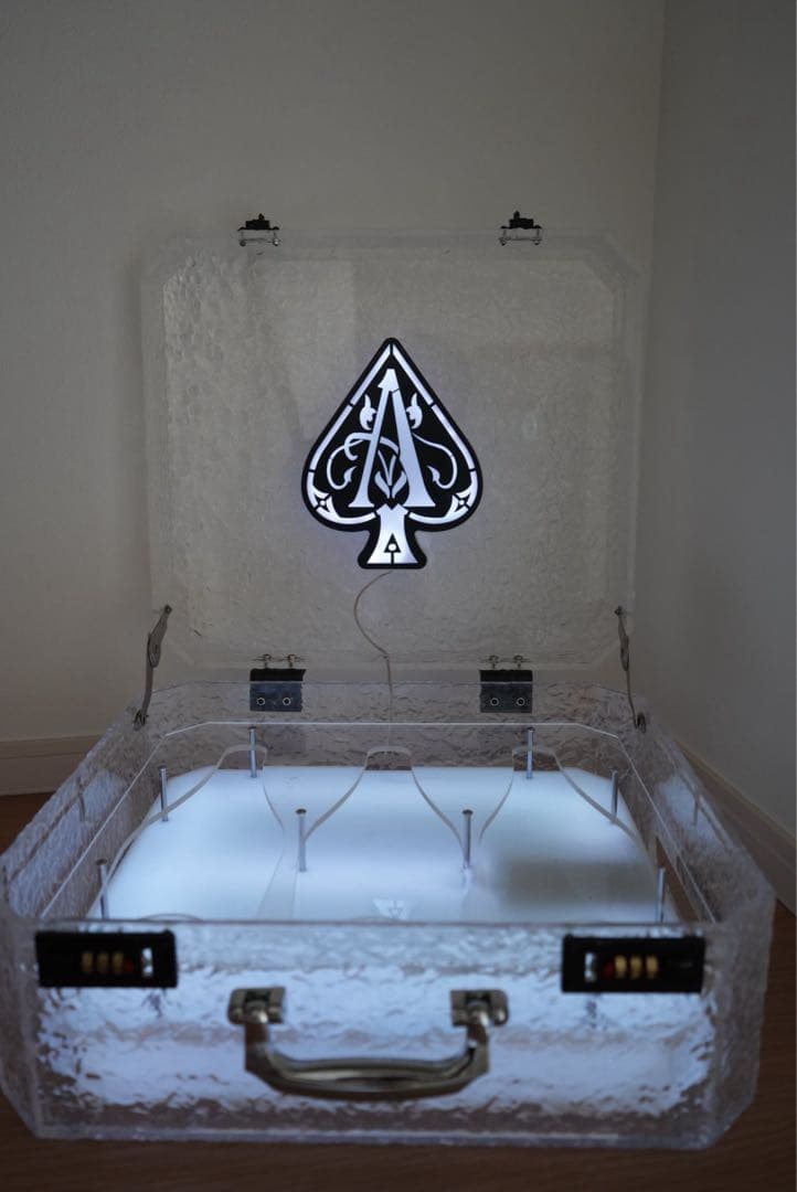 新品 シャンパン ケース LED アルマンド アタッシュケース