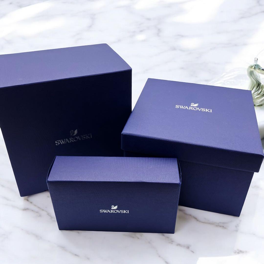 未使用　SWAROVSKI アリエル　置物　台座付き　お買上証明書付　箱　希少品