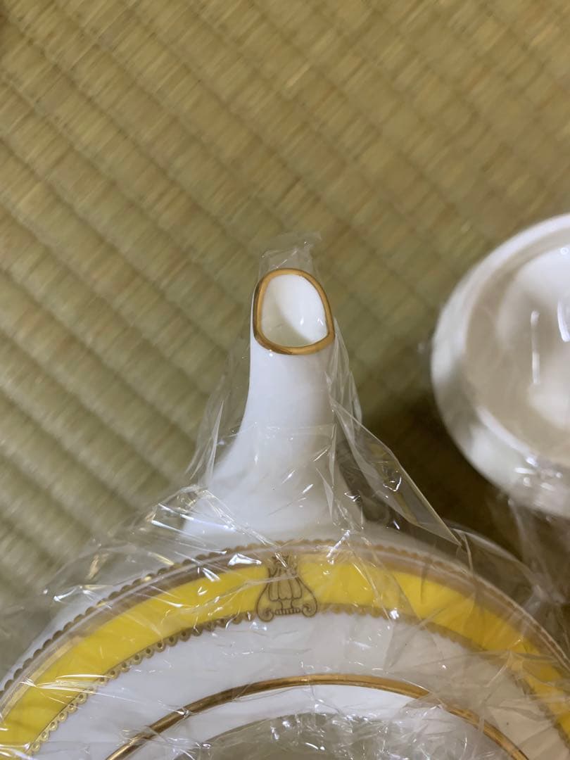 ノリタケ　ヴィヴィットソロボーン　ティーポット、クリーマー、シュガーポット