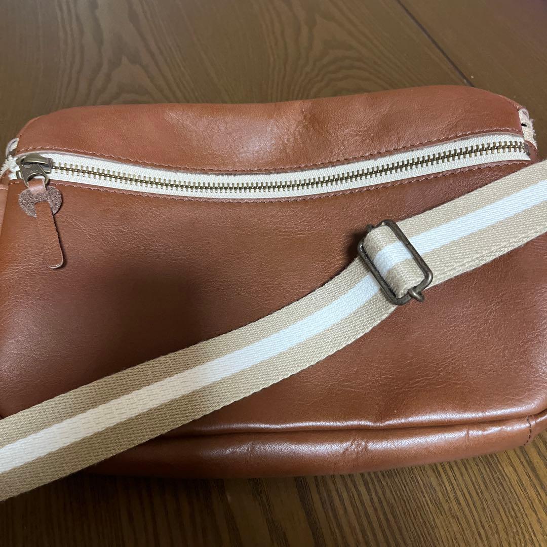 美品⭐︎Kanmi. 限定色ボディバッグ 防水レザー ウエストバッグ