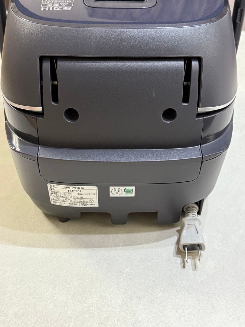 象印 炎舞炊き NW-PV10 圧力IH 5.5合 炊飯器 2024年製