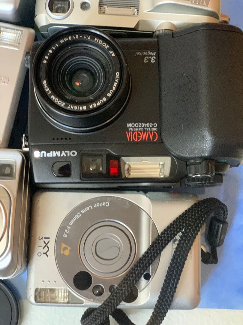 キヤノン、カシオ、ニコン、オリンパス、富士フイルムのカメラを大量販売