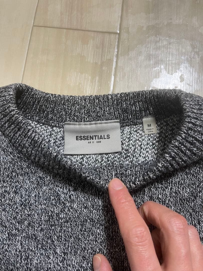 ESSENTIALS グレー ニット Mサイズ