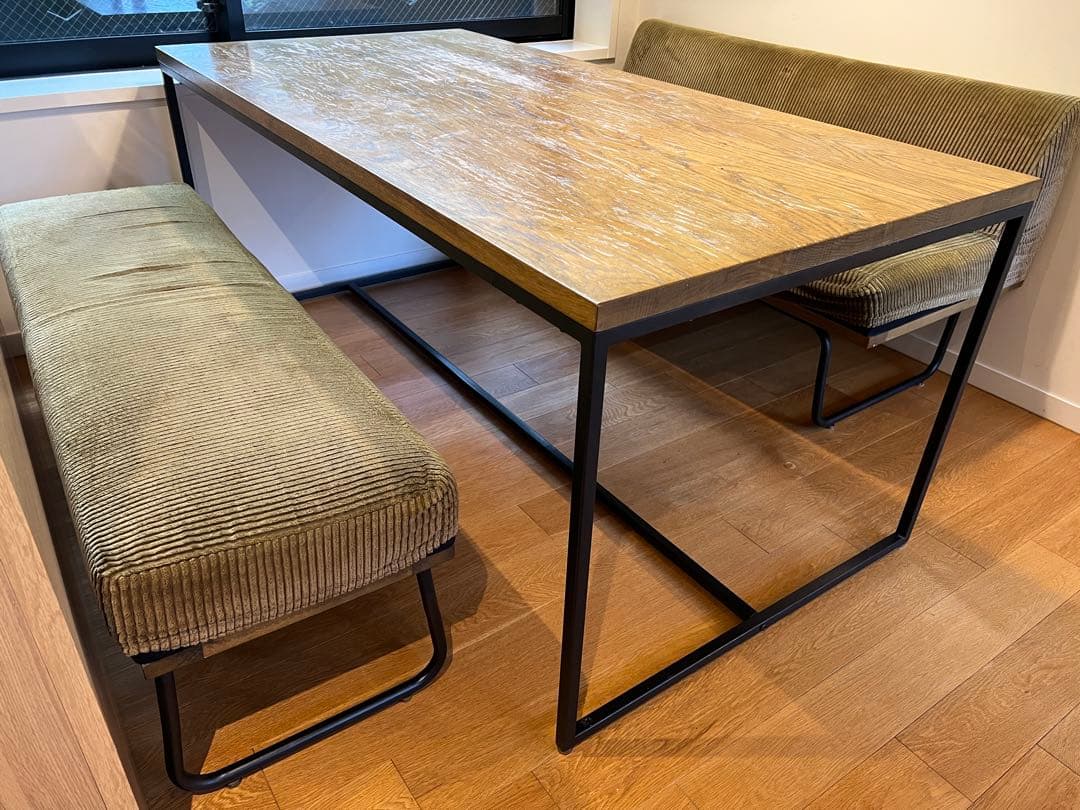 ダイニングソファ　WIRY