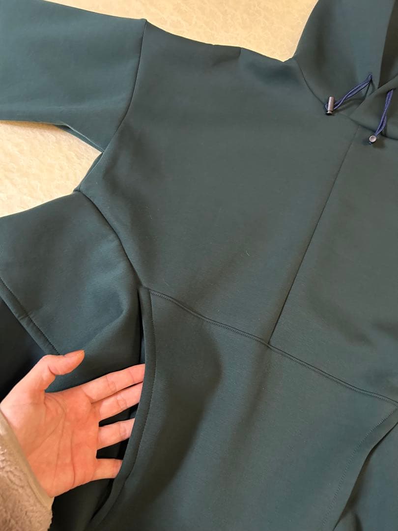 SIDE PARTS DETAIL HOODIEサイドパーツディテールフーディー