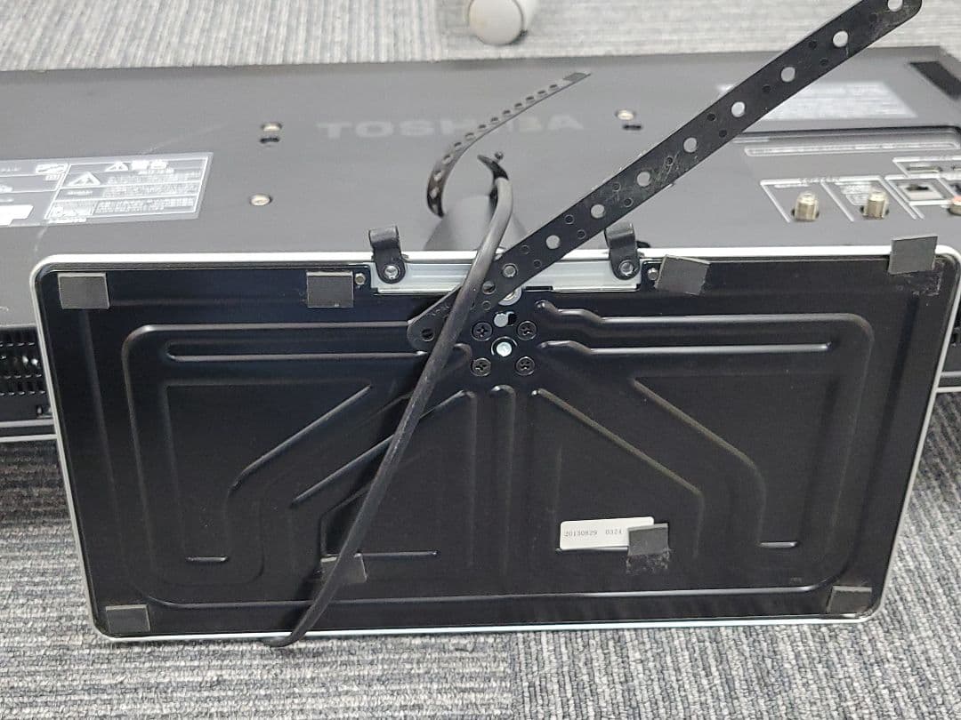 TOSHIBA 液晶カラーテレビ 32J7 2013年製 32V型