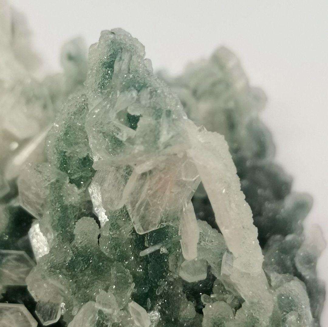 ブラックカルセドニー　ピンクスティルバイト