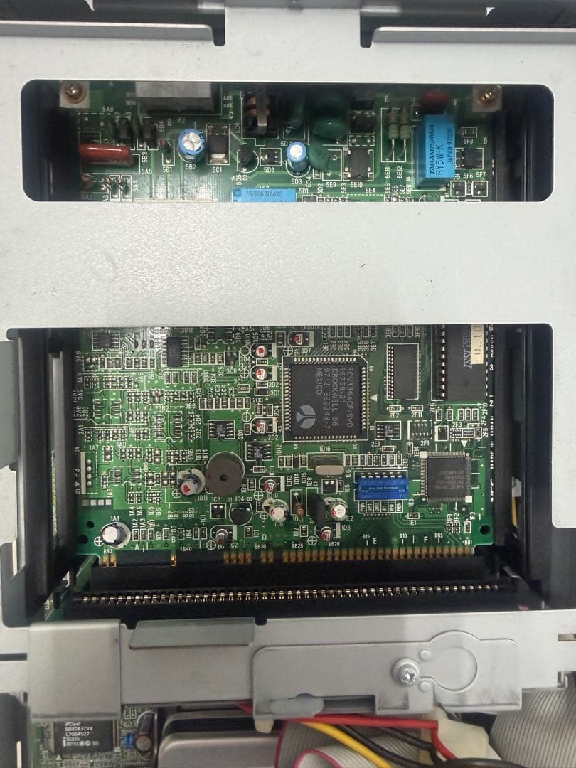 PC-9821 V16 本体 通電確認済み （ジャンク）