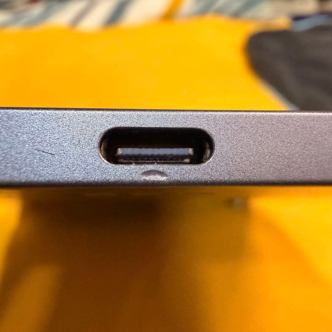 iPad Air第5世代Wi-Fiモデル64GBパープル