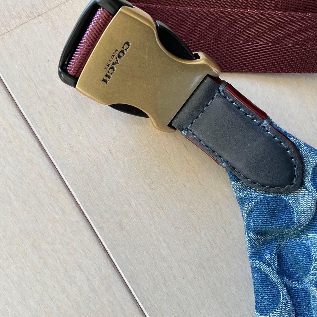 Coach デニムボディバッグ