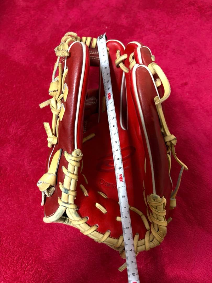 ドナイヤ グローブ山田哲人　限定品