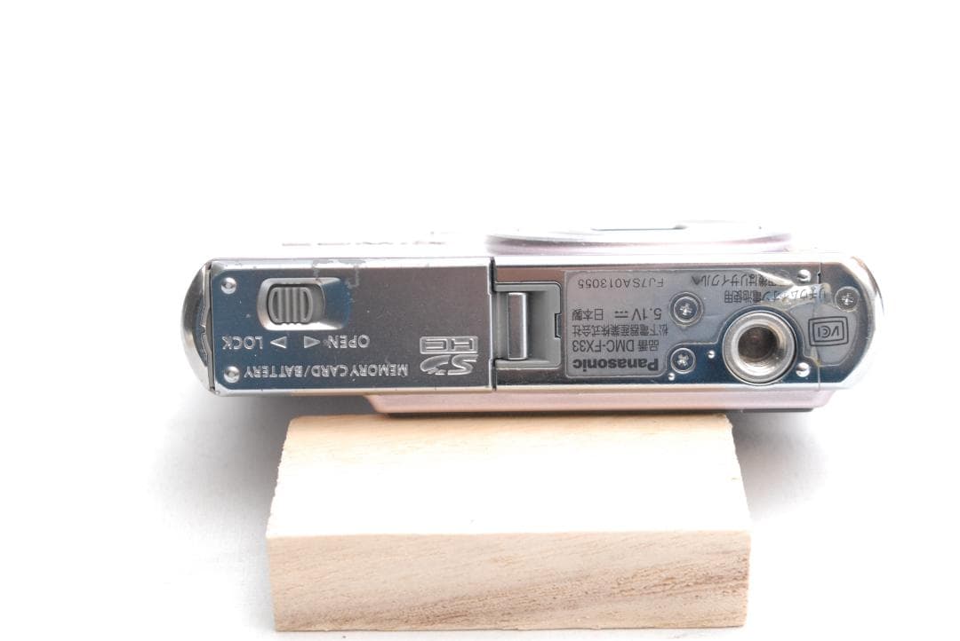 Panasonic LUMIX DMC-FX33 (良品）