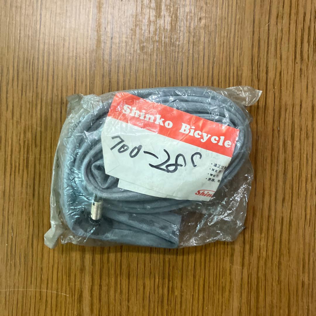 自転車のタイヤ4本チューブ色々