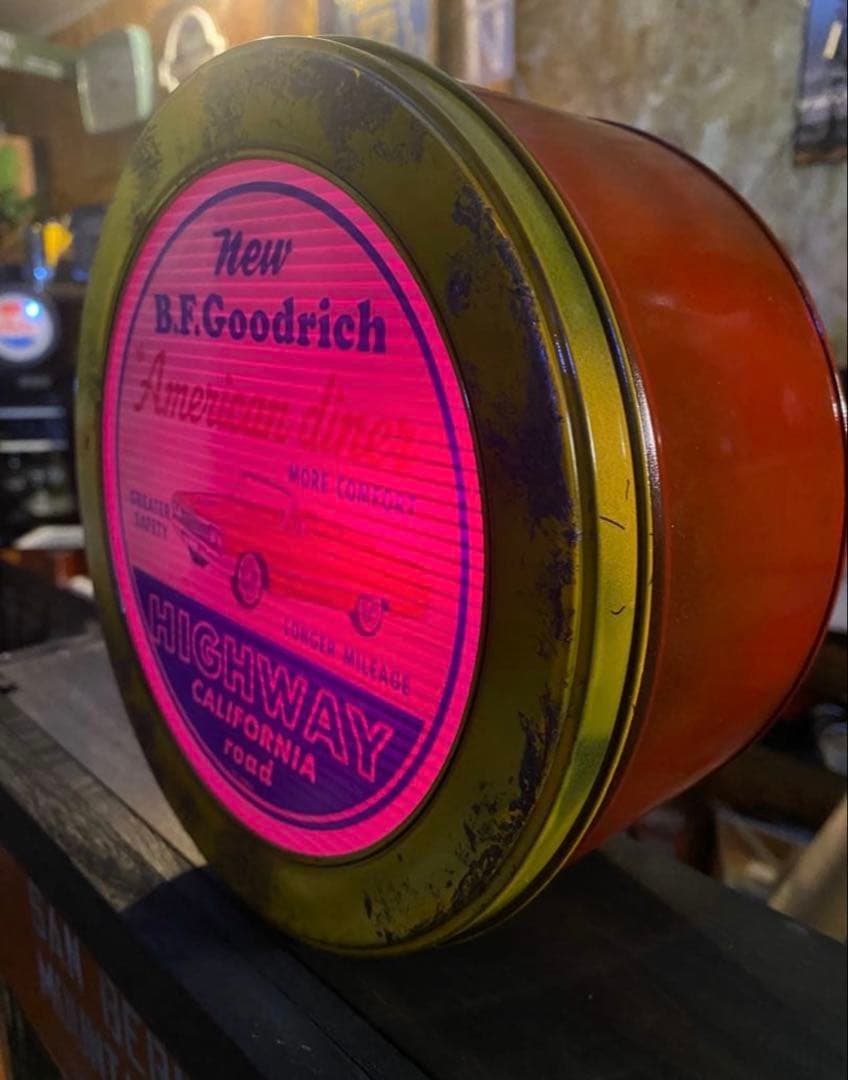 照明付き　収納棚　アメリカン　インダストリアル