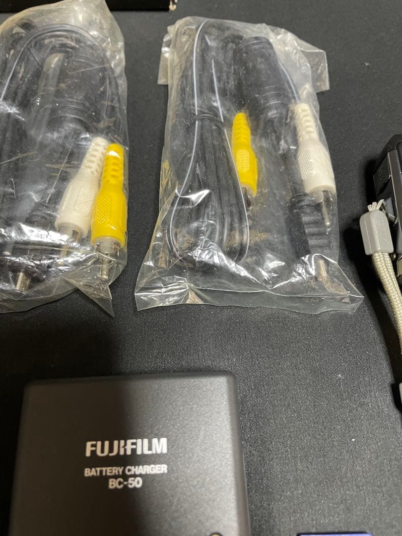 富士フイルム finepix F50fd 充電器　SDカード　元箱　1156