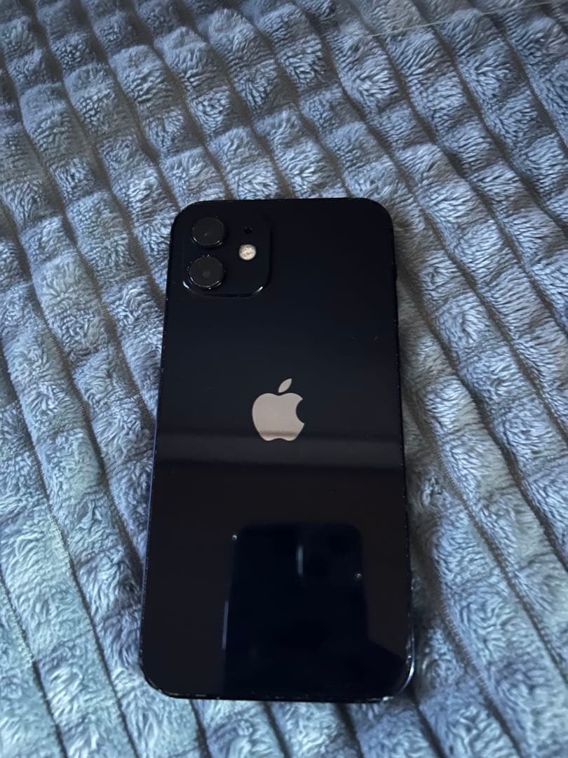 iPhone 12 本体 64GB