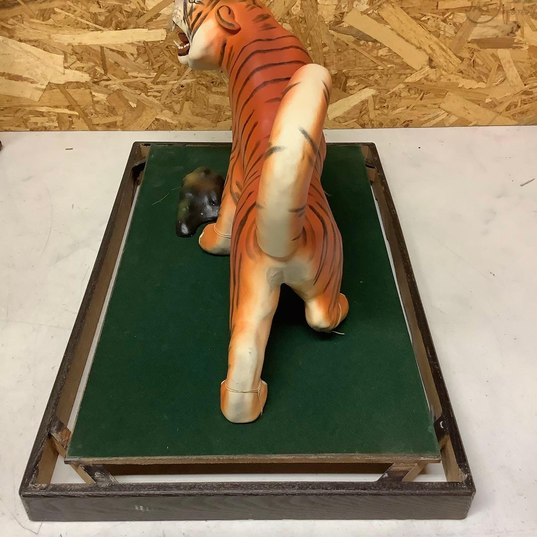 虎のガラスケース大型迫力置物 昭和レトロ 飾り 展示インテリア用品(P80)