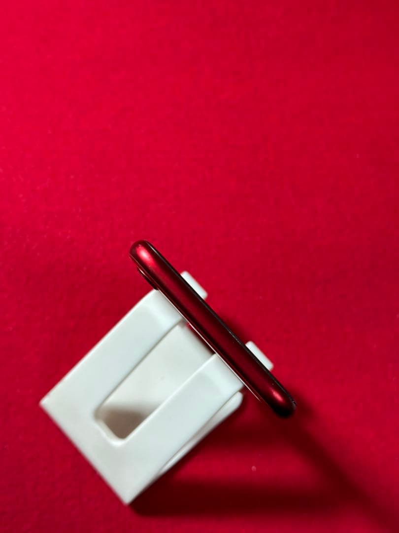 【8646】iPhone SE3第3世代レッド 64GB simフリー