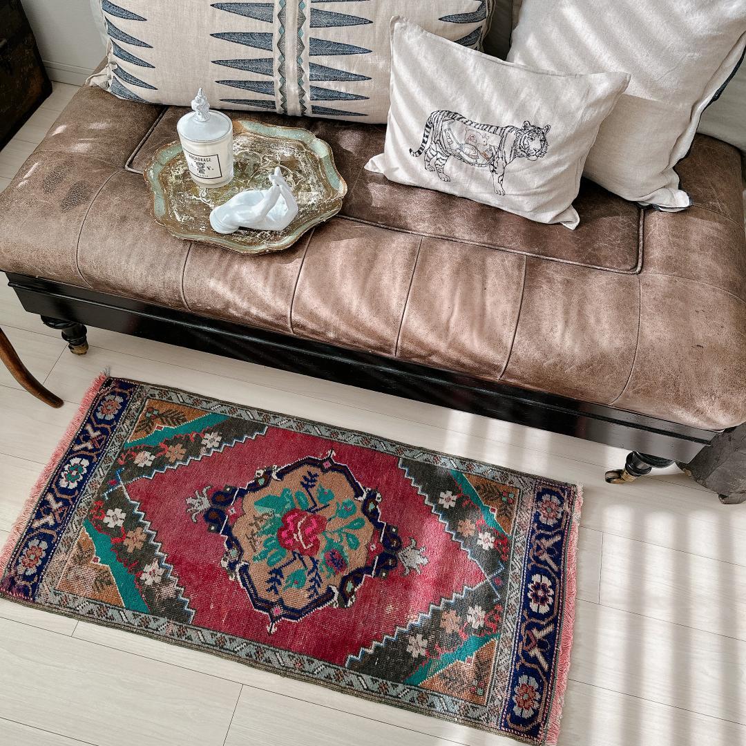 トルコヴィンテージラグ A84 人気柄 レア レッド グリーン ピンク ネイビー