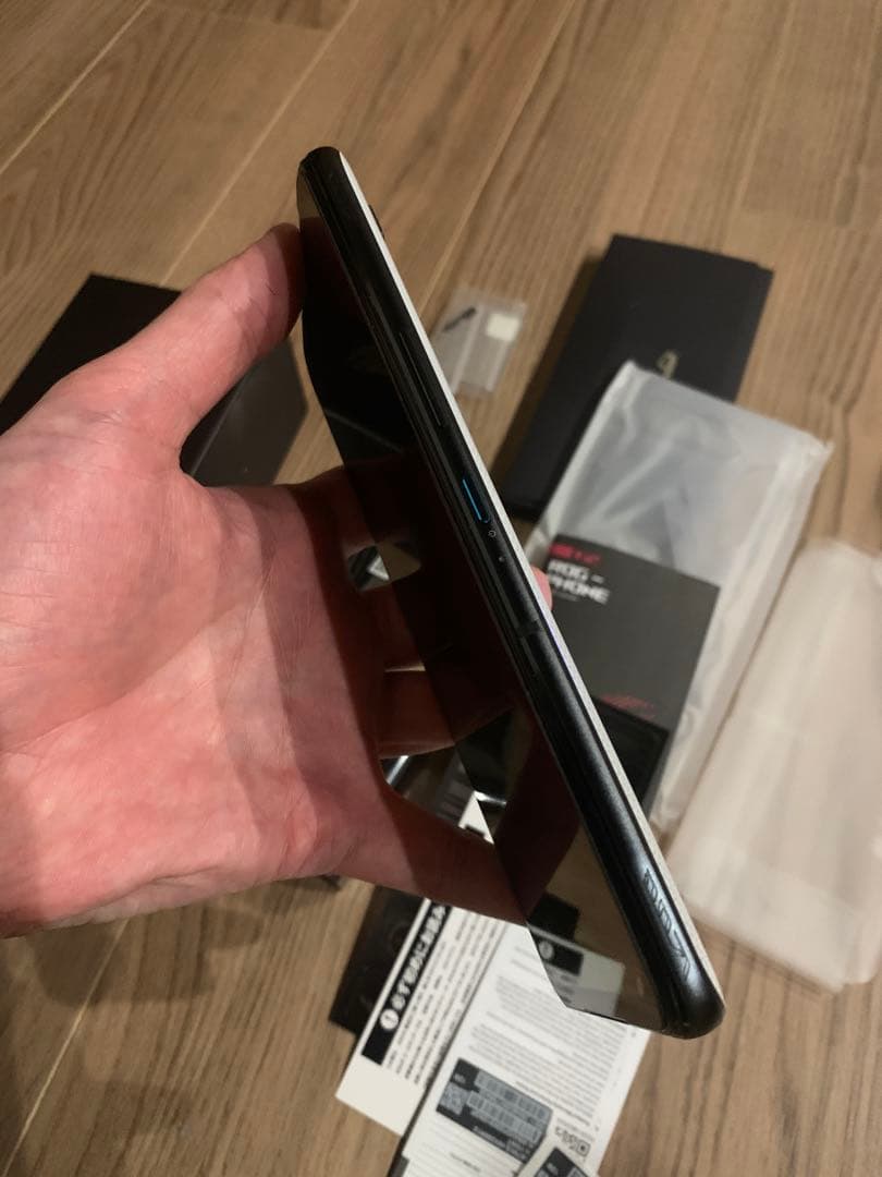 美品★rog phone 5 完品の12/256 ストームホワイト！日本国内版！