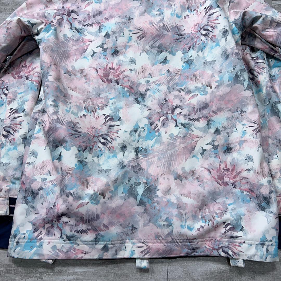 美品 Swivel スノーウェアウェア レディースXL スキーウェア 総柄