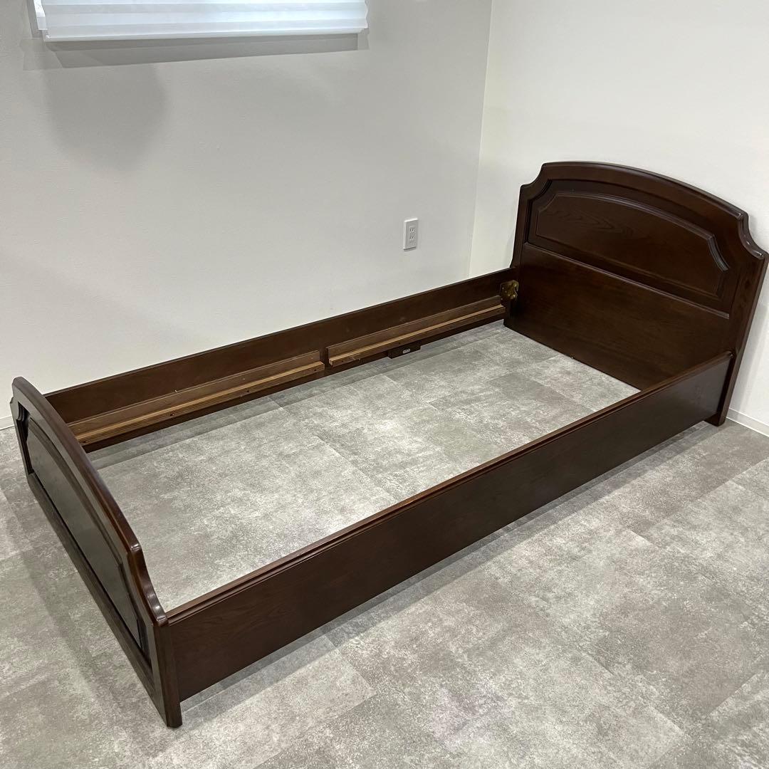 カリモク ヒュルスタ社電動リクライニングベッド ドマーニシリーズ