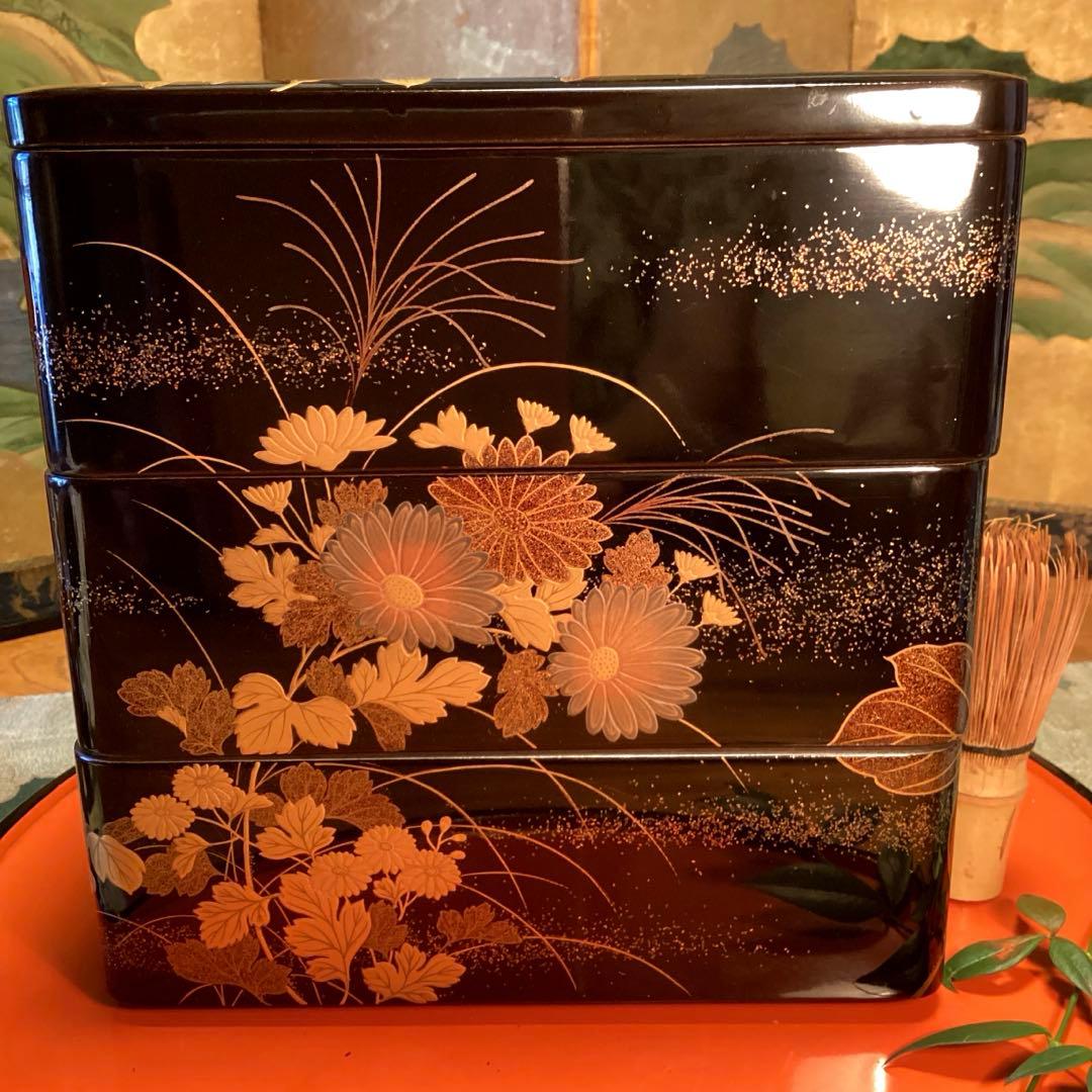 A1027 木製輪島塗　３段重箱　　「久世宗春」　草花蒔絵