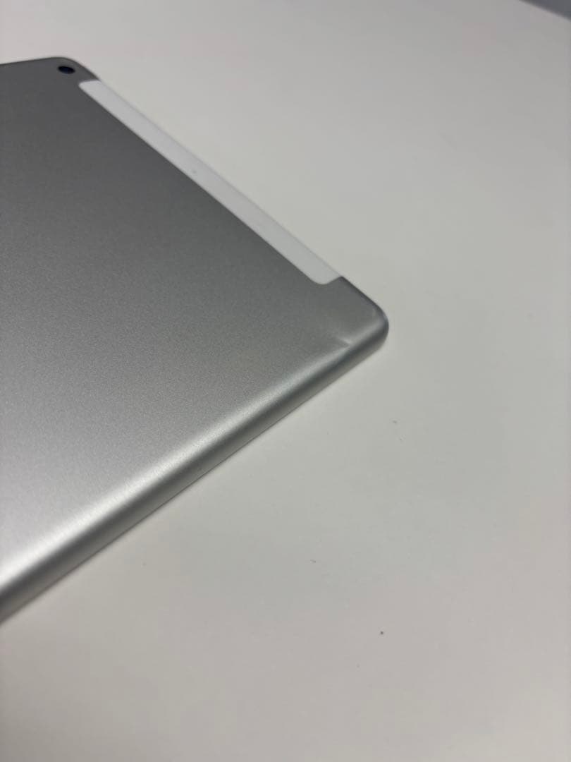 iPad 第6世代　9.7インチ　ipad6 バッテリー94% ケース付き