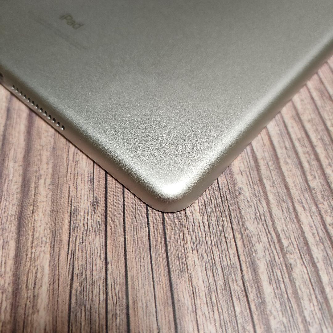 Apple iPad 第5世代 32GB シルバー SIMフリー