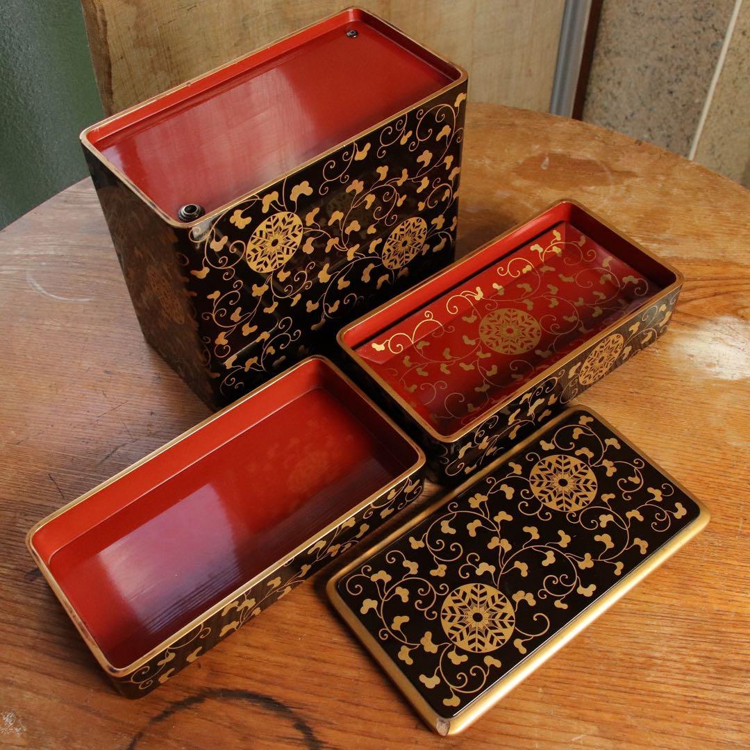 井上鷹の羽家紋　野弁当一式　時代漆芸　漆塗　金蒔絵　唐草　木製　提重