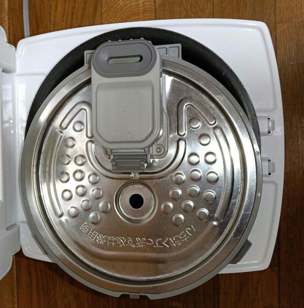 三菱【良品】　5.5合炊き炊飯器。【本炭釜】