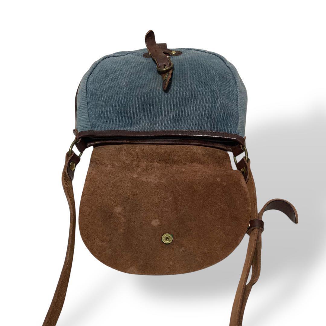 【ヴィンテージ】イルビゾンテ　ショルダーバッグ　サコッシュ　レザー　ロゴ型押し