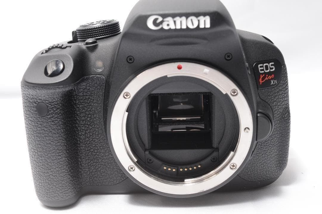 ✨Canon Kiss X7i✨ショット数少❣️スマホ転送❣️自撮り❣️高機能❣️美品❣️