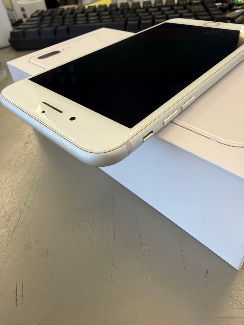 Apple iPhone 8 Plus シルバー 256GBバッテリー100%