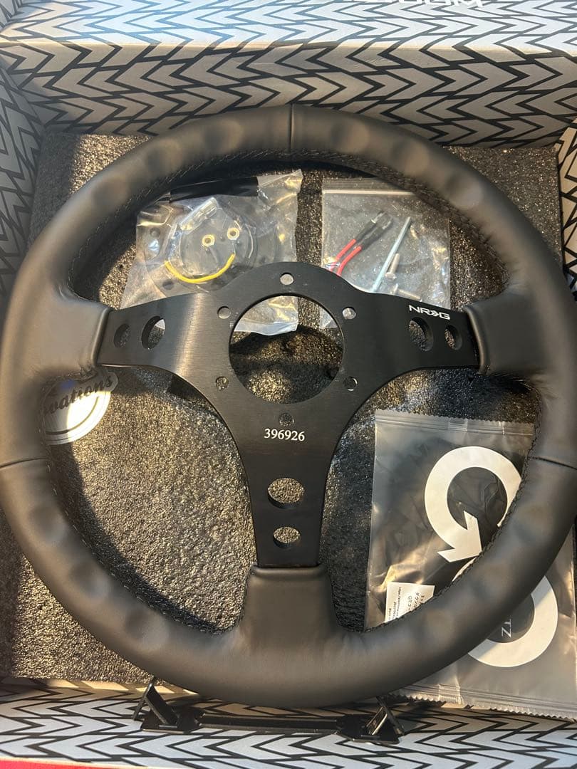 NRG ステアリング ブラック