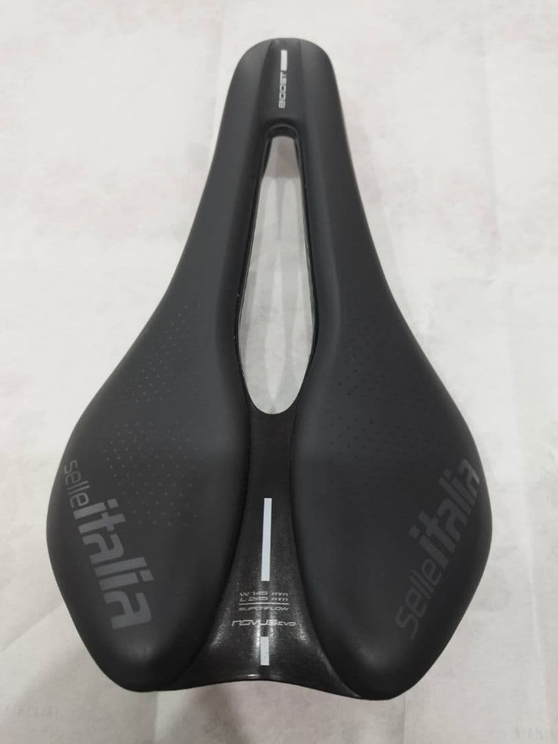 Selle Italia NOVUS Boost EVO TM サドル
