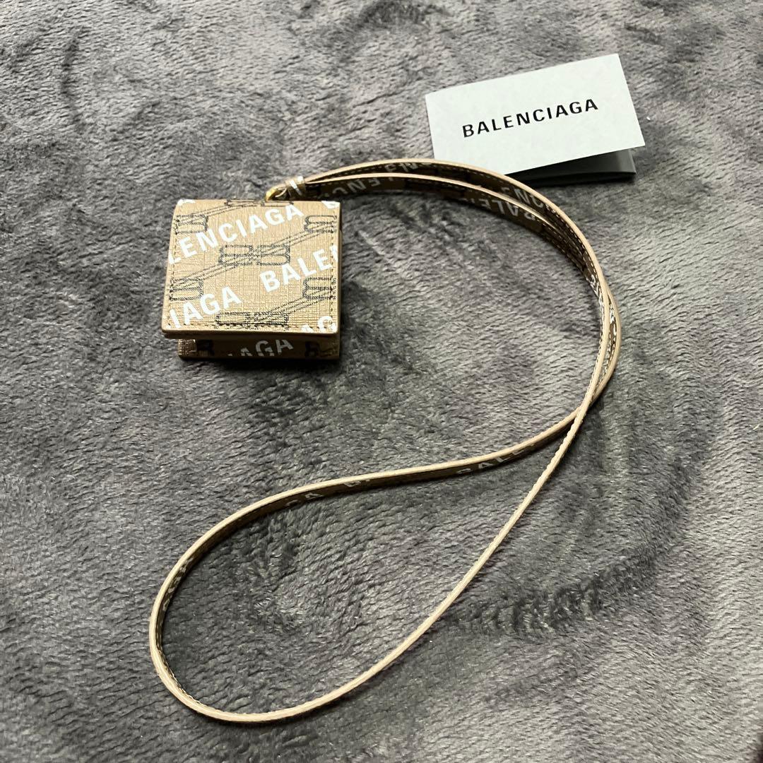 AirPodsケース　第3世代　バレンシアガ