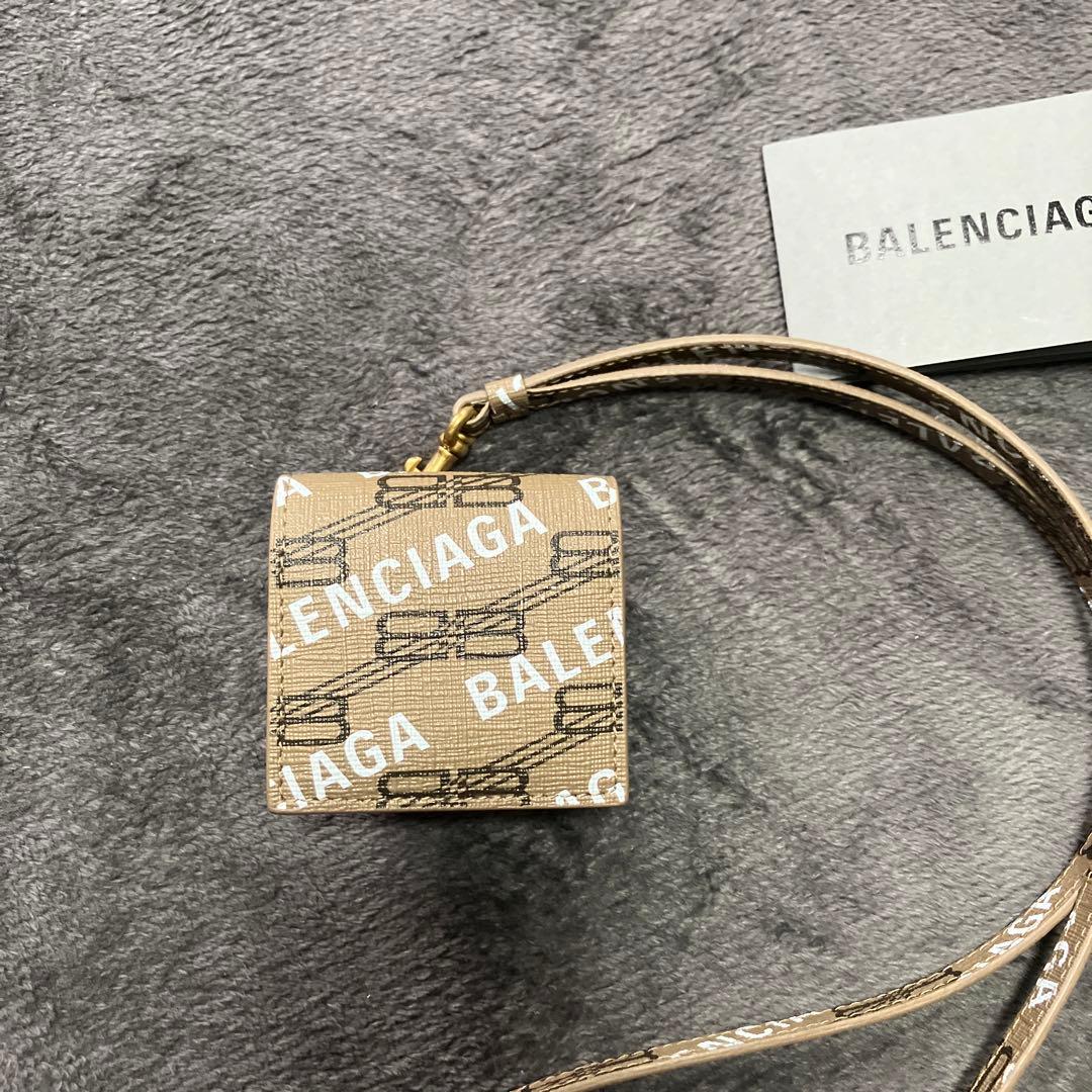 AirPodsケース　第3世代　バレンシアガ