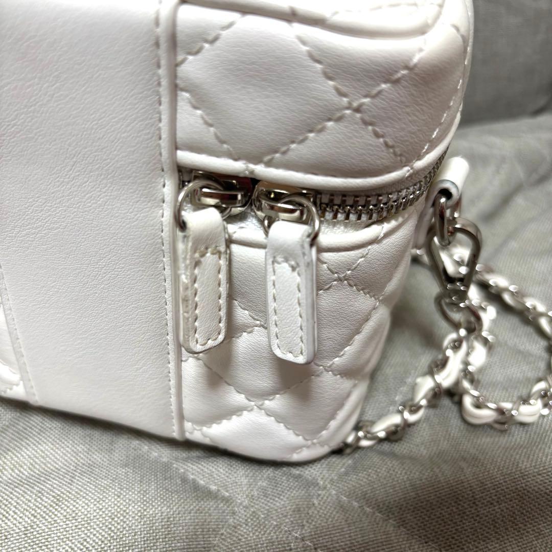 【Darich】 キルティングスクエア ミニバッグ ホワイト シルバーパーツ